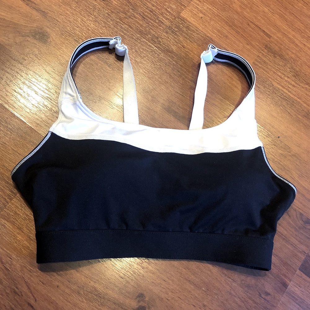 Fabletics Sports Bra. Size small. Great condition